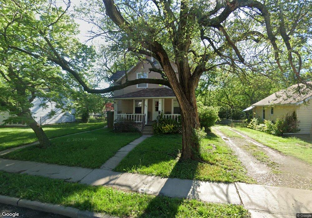810 SW Warren Ave, Topeka, KS 66606 - photo 1
