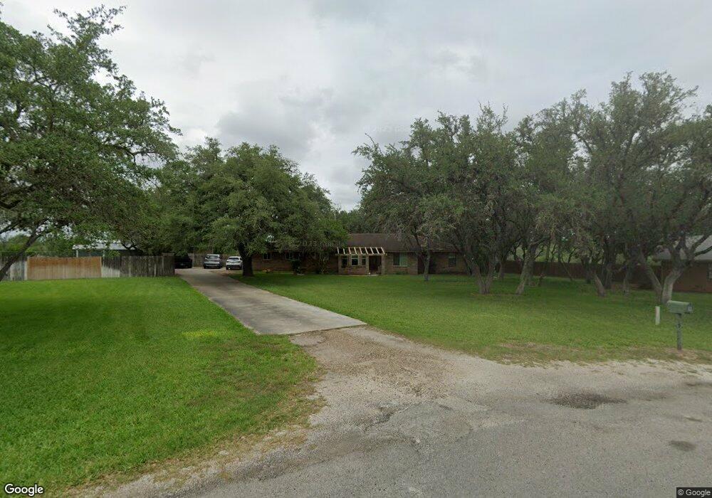 8 Windridge Dr, Beeville, TX 78102 - photo 1