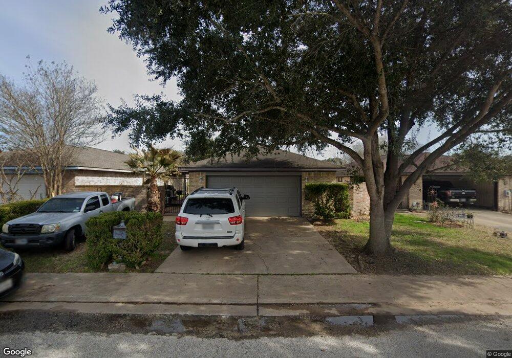 2009 Chelsea Ct, Rosenberg, TX 77471 - photo 1