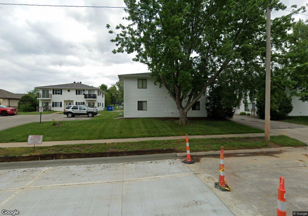 4060 21st Ave SW, Cedar Rapids, IA 52404 - photo 1