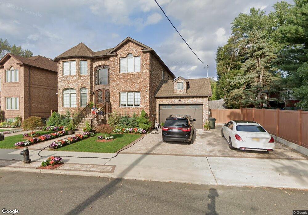 5219 Amboy Rd, Staten Island, NY 10312 - photo 1