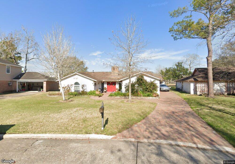 237 Saint Cloud Dr, Friendswood, TX 77546 - photo 1