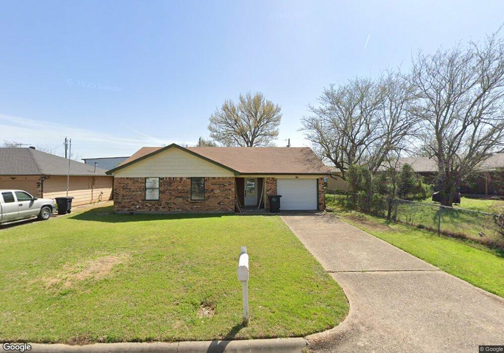 511 Sally Ln, Cleburne, TX 76033 - photo 1