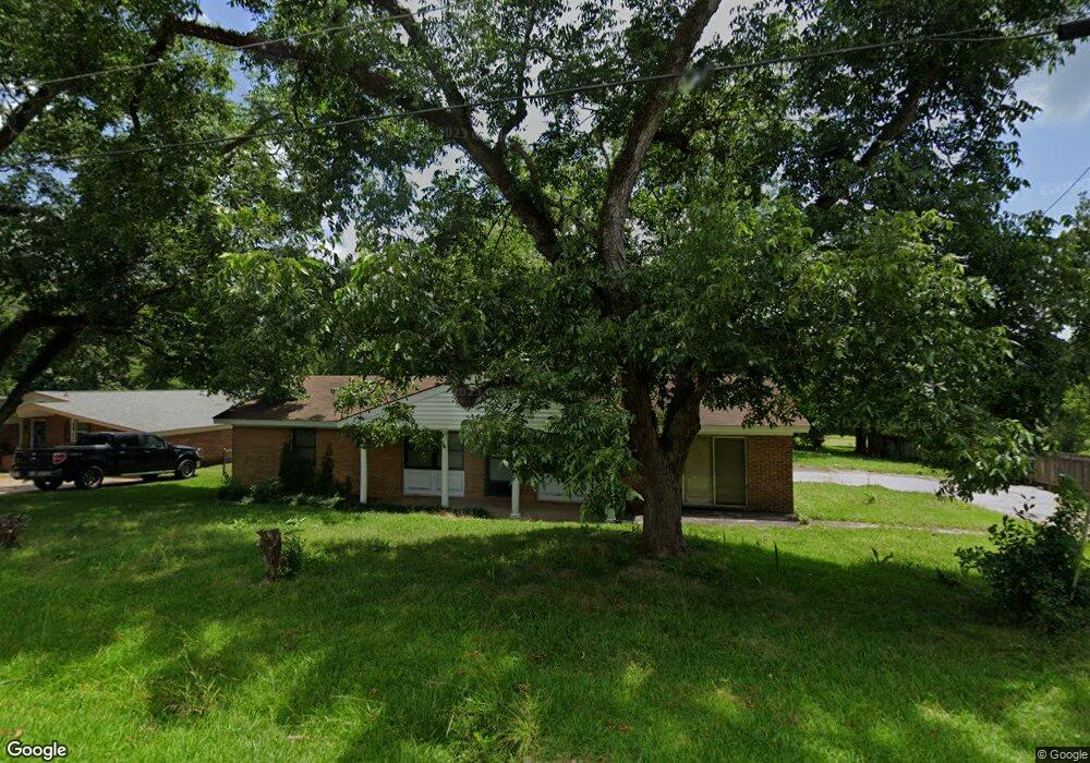 912 Pecan Ln, Tylertown, MS 39667 - photo 1