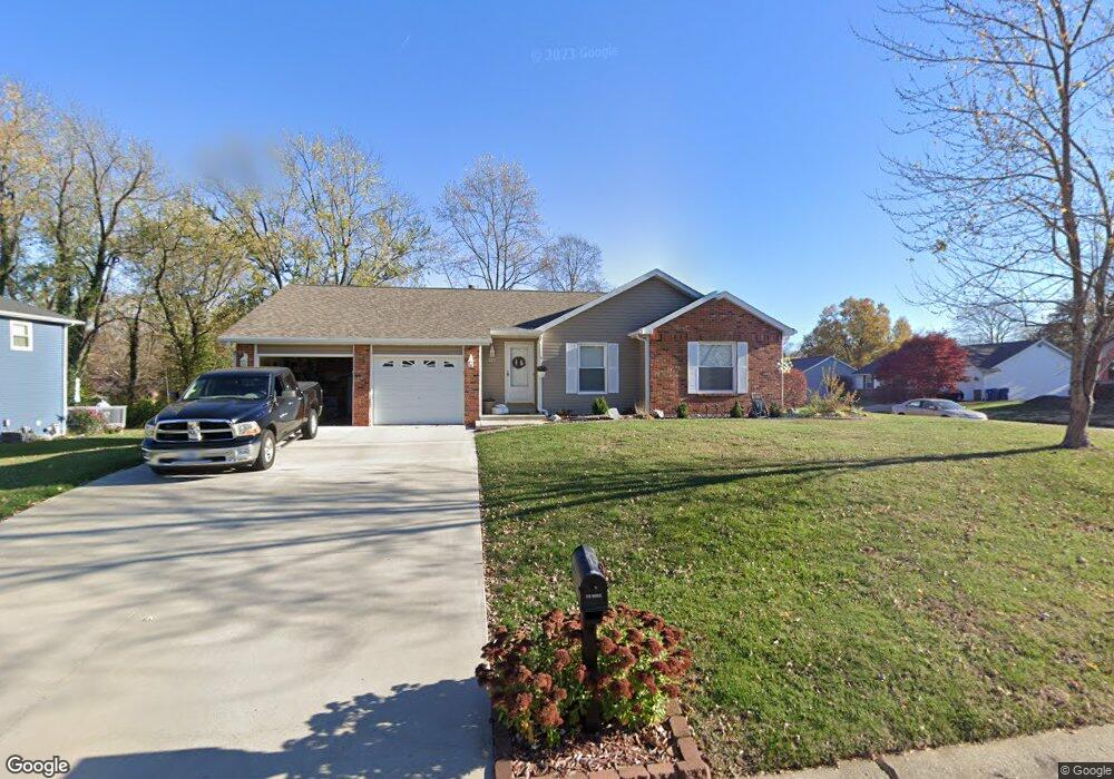 829 Robert Dr, Maryville, IL 62062 - photo 1