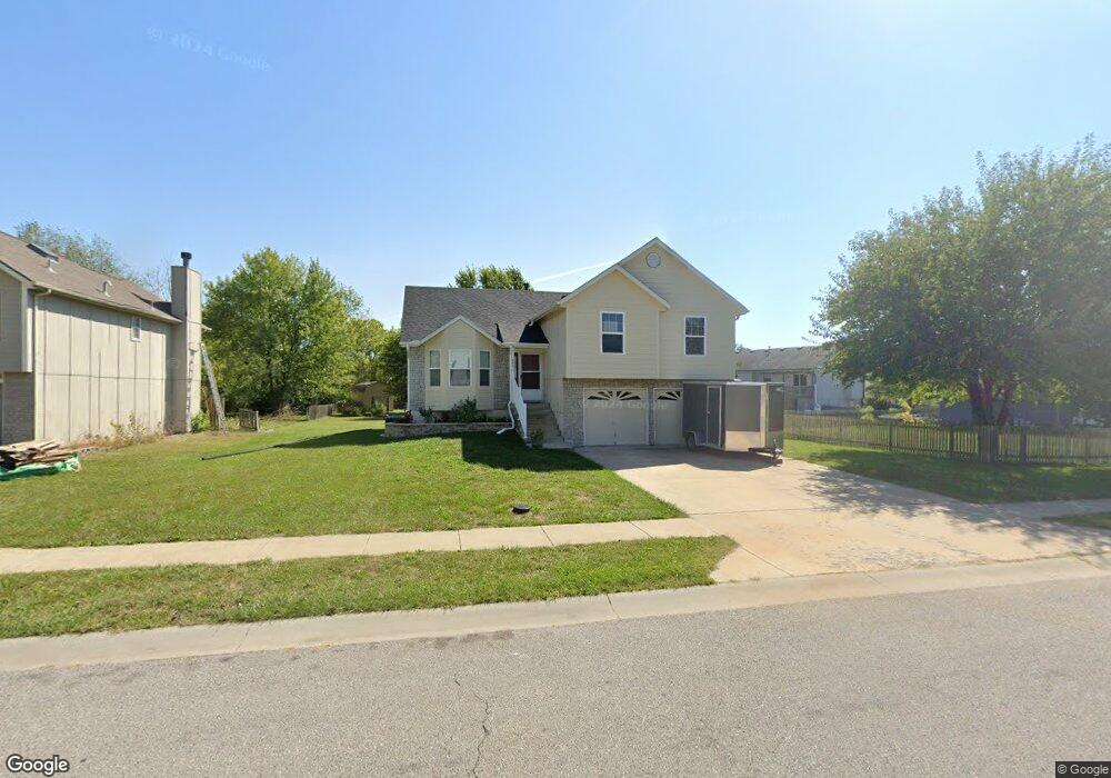 403 N Crest Dr, Raymore, MO 64083 - photo 1