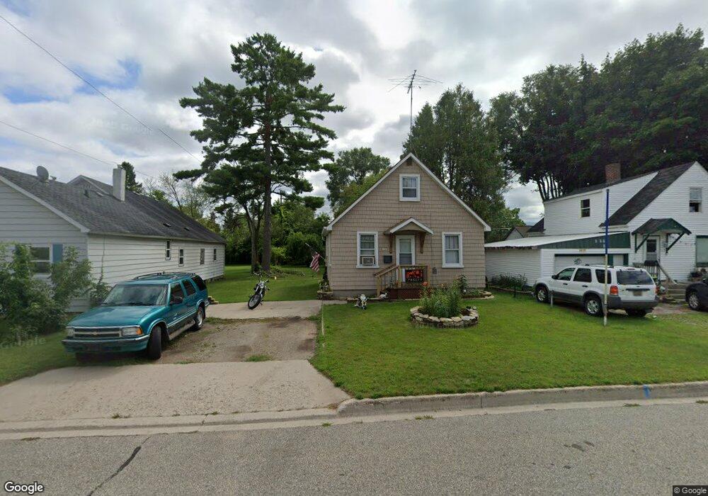 1509 18th Ave, Menominee, MI 49858 - photo 1