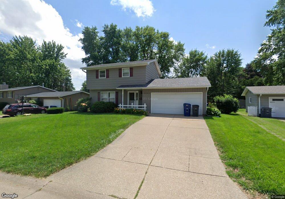 1831 Sussex Ct, Bettendorf, IA 52722 - photo 1