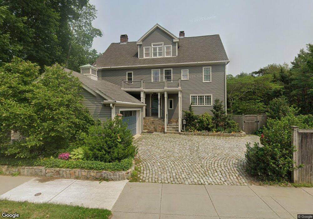 676 Hammond St, Chestnut Hill, MA 02467 - photo 1
