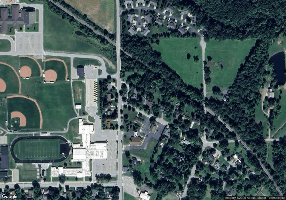 168 W Maple St, Vassar, MI 48768 - photo 1