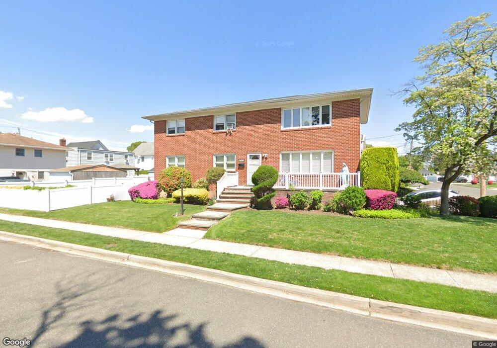 250 Lenox Place, Franklin Square, NY 11010 - photo 1