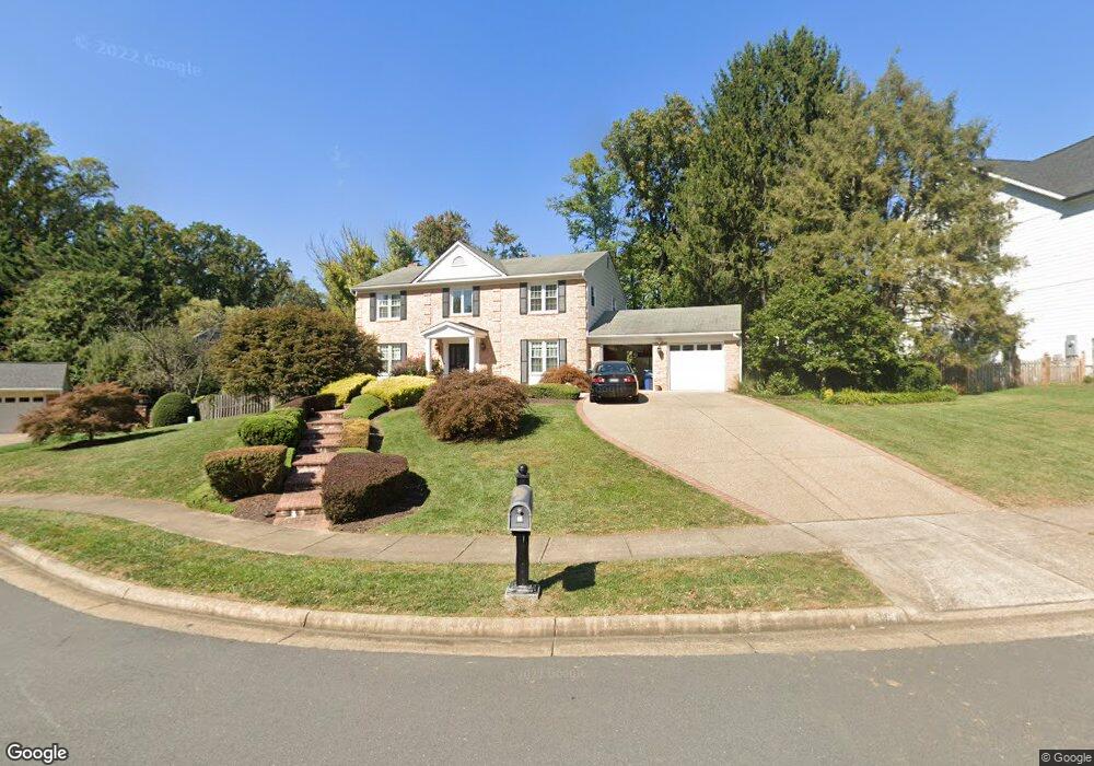 6858 Grande Ln, Falls Church, VA 22043 - photo 1