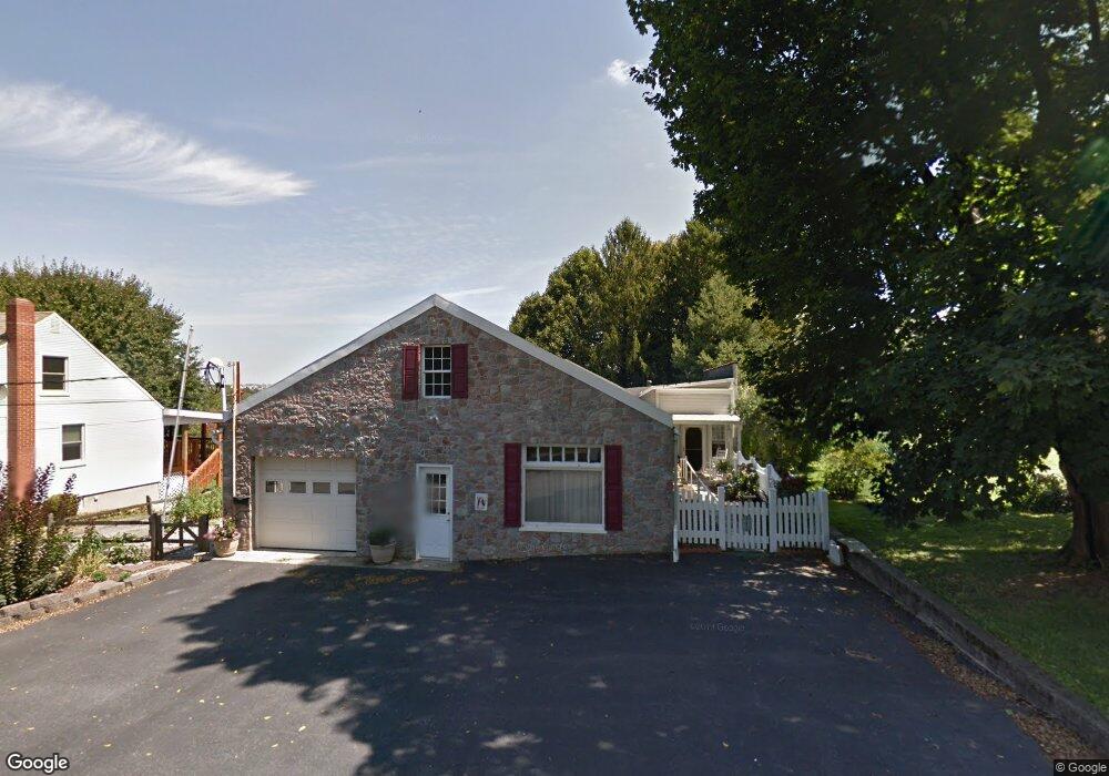 142 N Spruce St, Nazareth, PA 18064 - photo 1