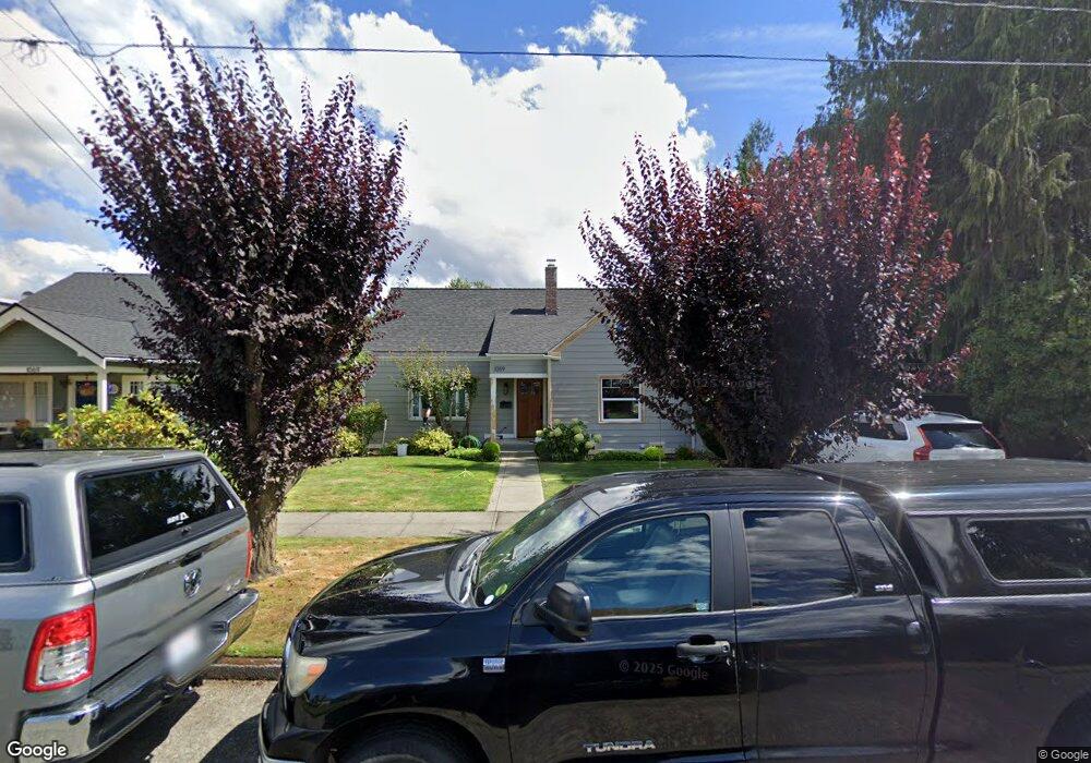 1059 Pioneer St, Enumclaw, WA 98022 - photo 1