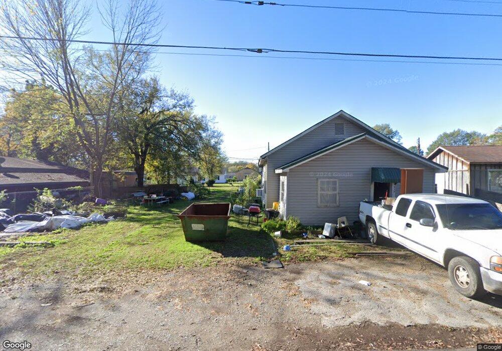 519 N Spring St, Stuttgart, AR 72160 - photo 1