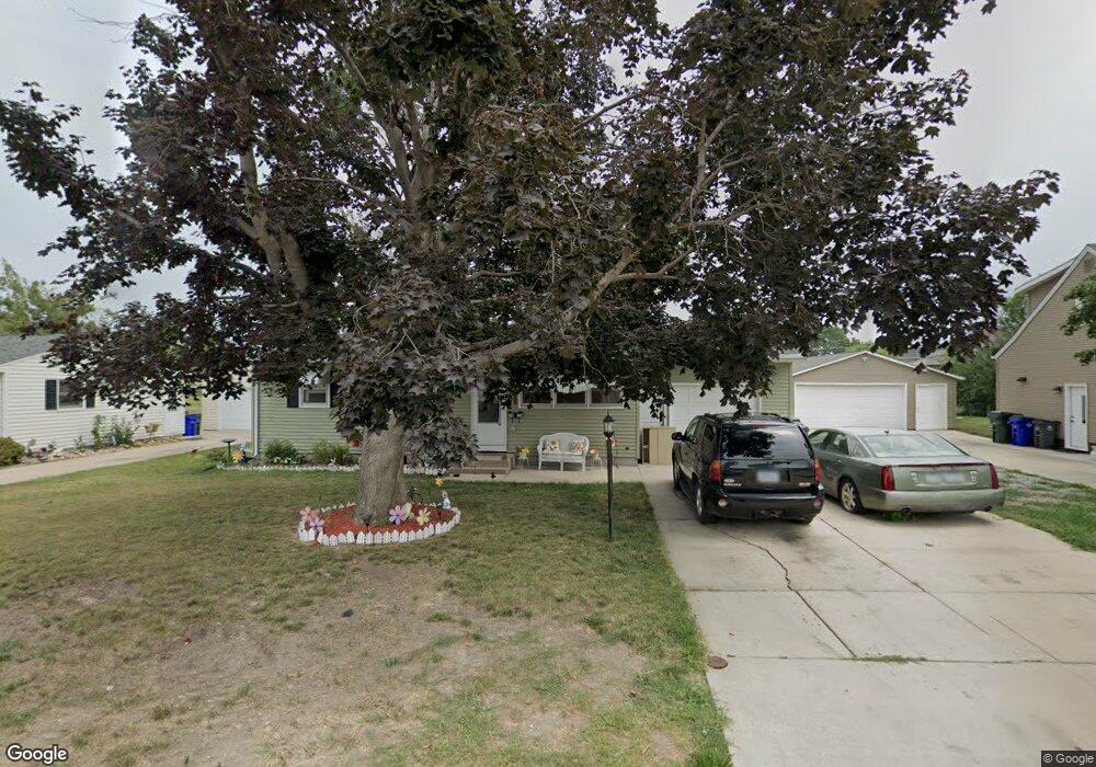 2435 1st St SW, Cedar Rapids, IA 52404 - photo 1