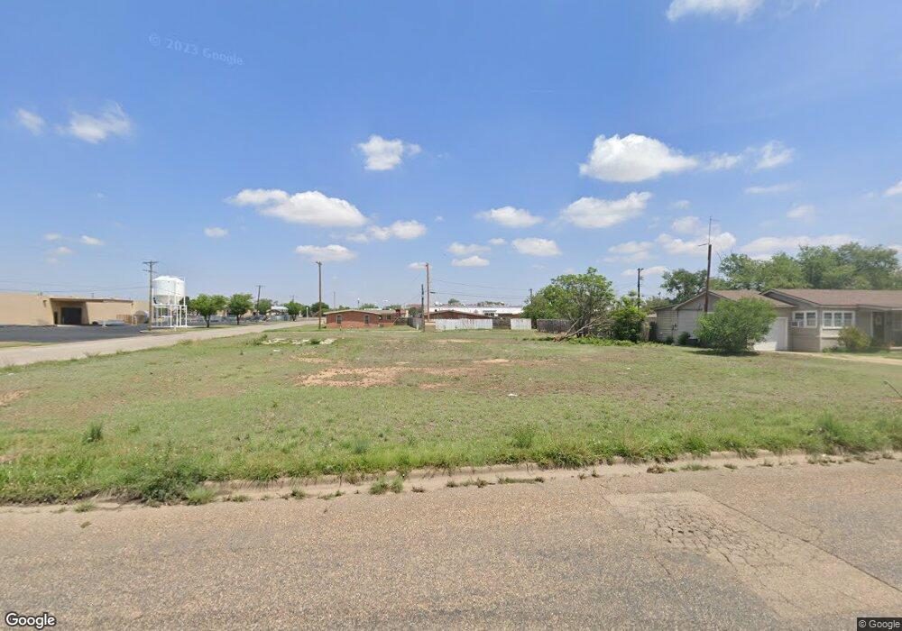2710 W 4th St, Plainview, TX 79072 - photo 1