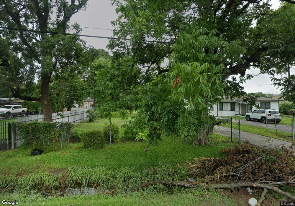 2701 Melbourne St, Houston, TX 77026 - photo 1