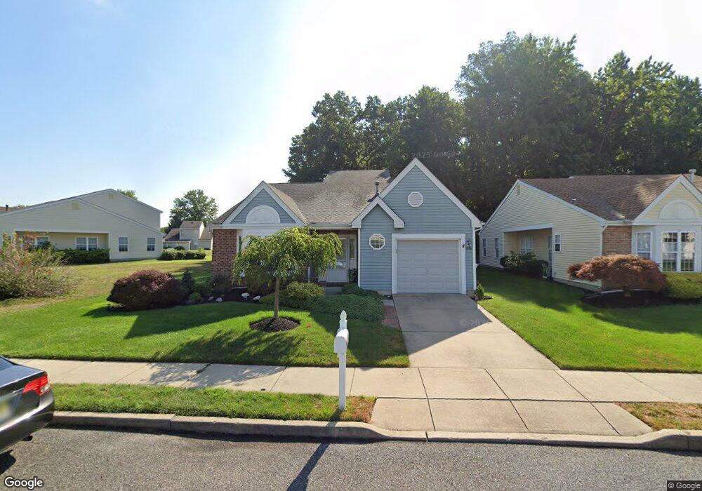 672 Cascade Dr S, Mount Laurel, NJ 08054 - photo 1