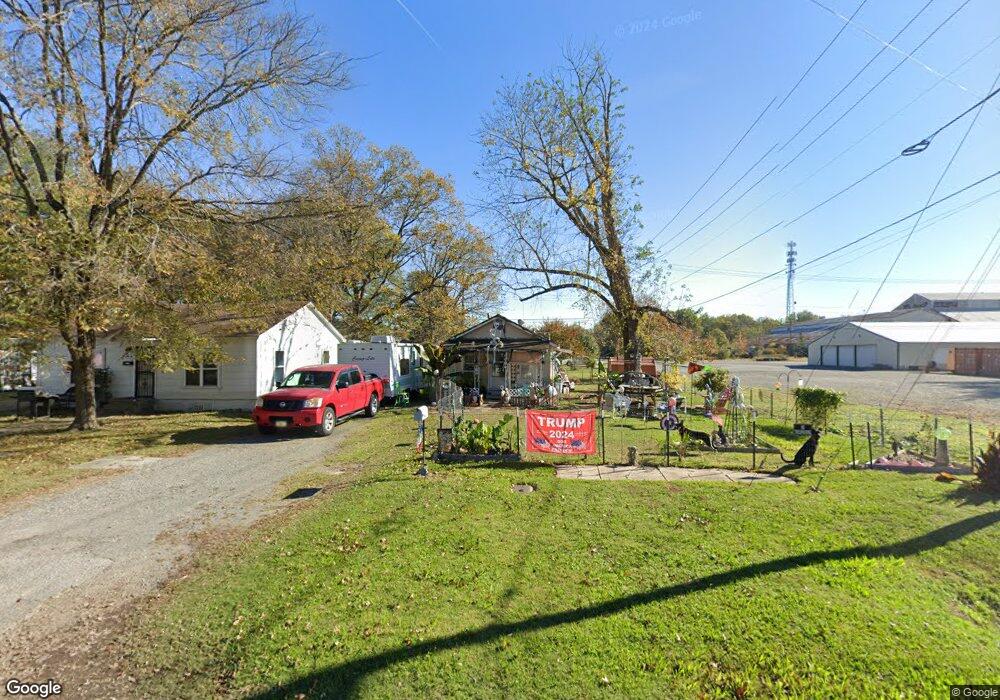 1411 S Grand Ave, Stuttgart, AR 72160 - photo 1