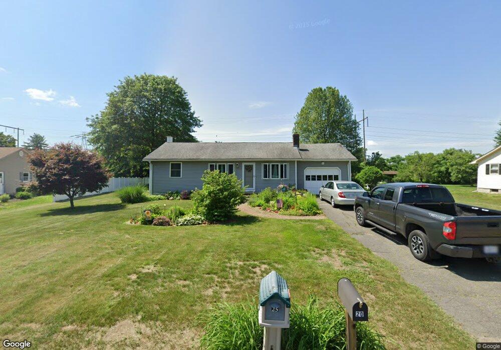 20 Plantation Cir, Greenfield, MA 01301 - photo 1