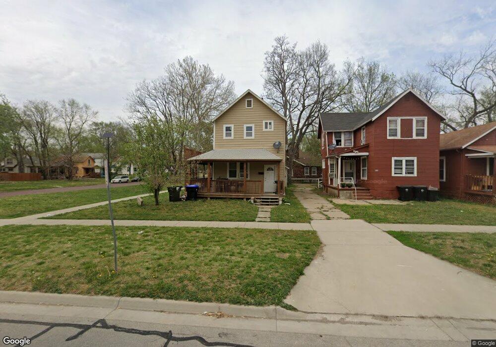 822 SW 5th St, Topeka, KS 66603 - photo 1
