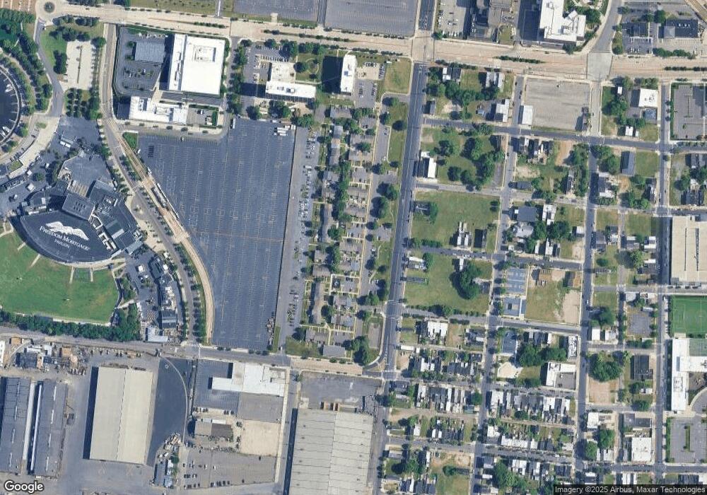 204 Washington Ct, Camden, NJ 08103 - photo 1