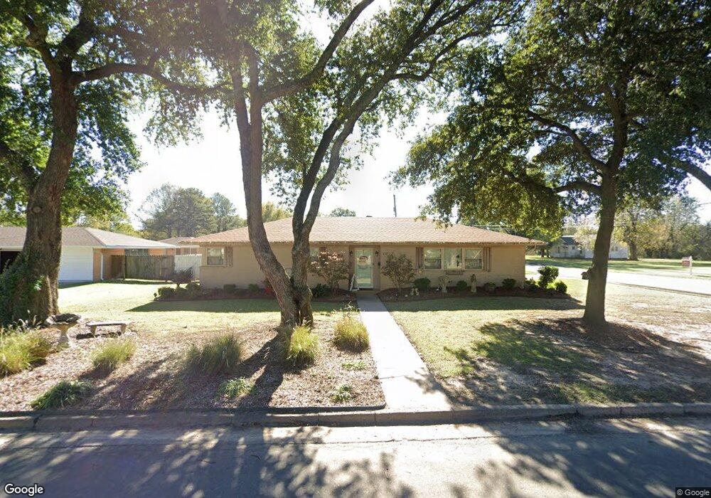 417 W 11th St, Stuttgart, AR 72160 - photo 1