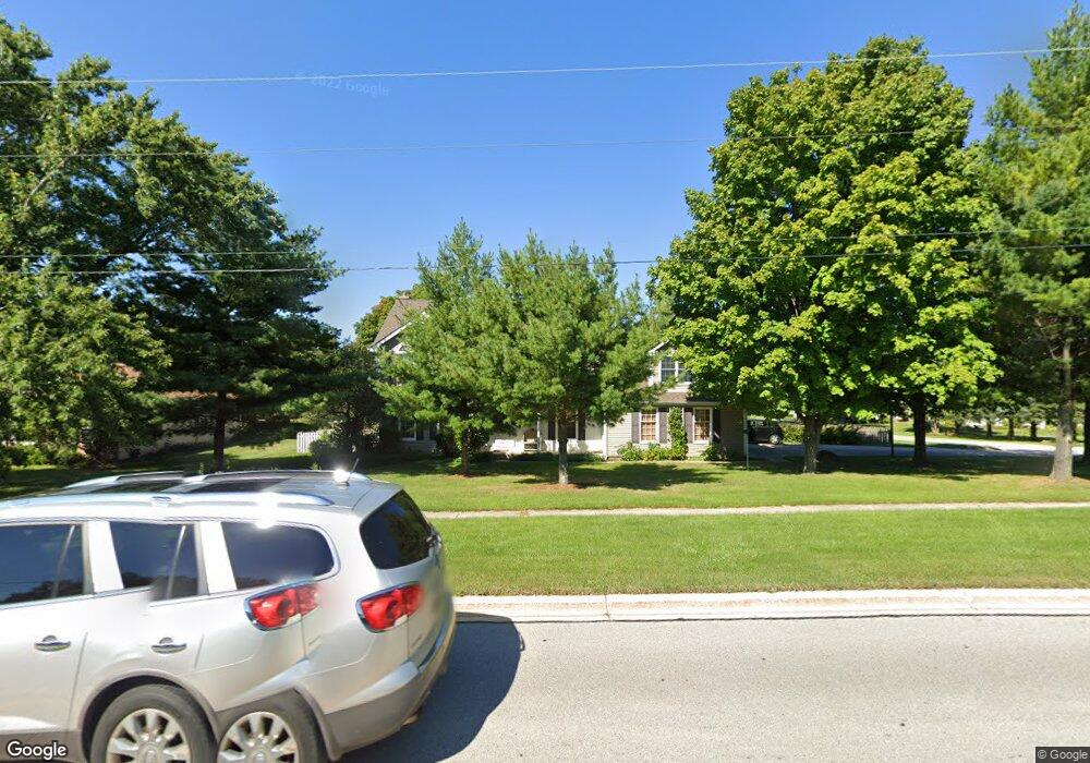 687 Pine St, Batavia, IL 60510 - photo 1