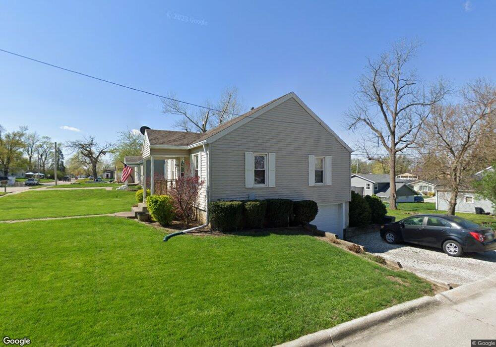 1529 W 2nd St N, Newton, IA 50208 - photo 1