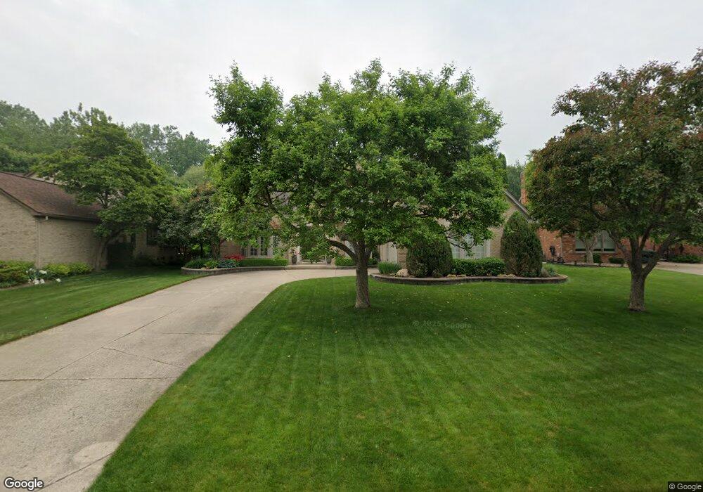 1446 Burhaven Dr, Rochester Hills, MI 48306 - photo 1