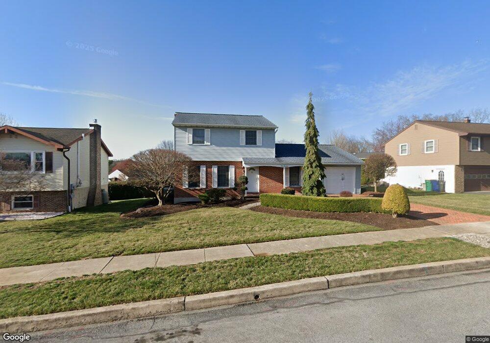 914 Clover Dr, Reading, PA 19610 - photo 1