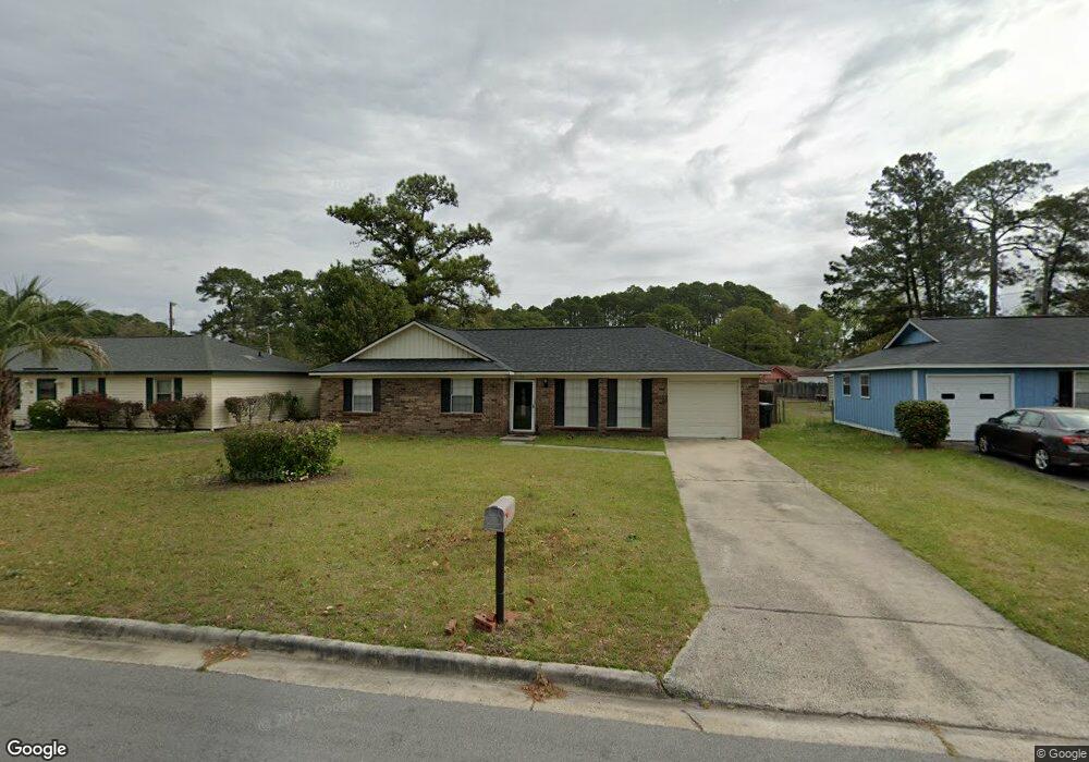 12 Robin Hood Dr, Savannah, GA 31406 - photo 1