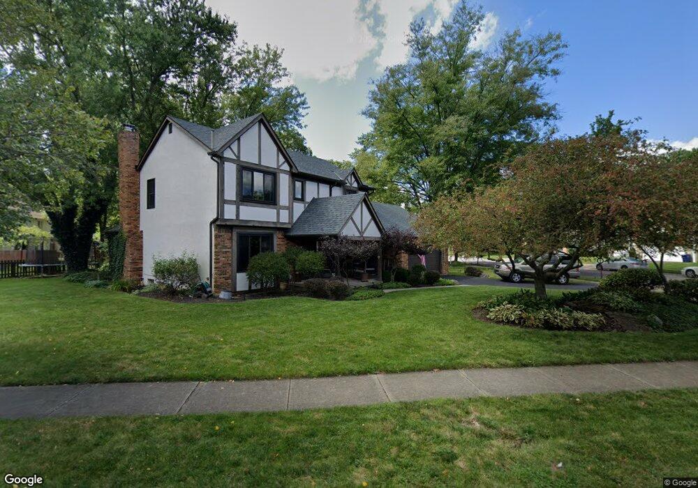 7467 Saunderlane Rd, Columbus, OH 43235 - photo 1