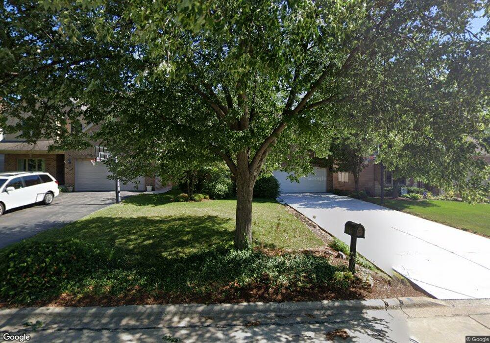 588 W Crockett Ave, Elmhurst, IL 60126 - photo 1