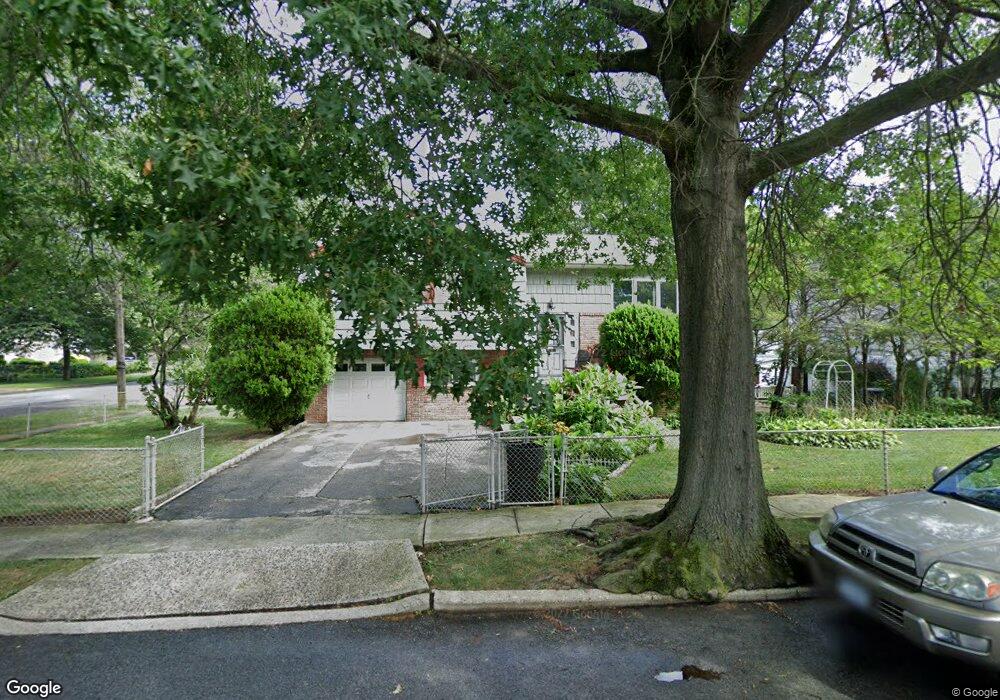 468 Clinton Ave, Rockville Centre, NY 11570 - photo 1