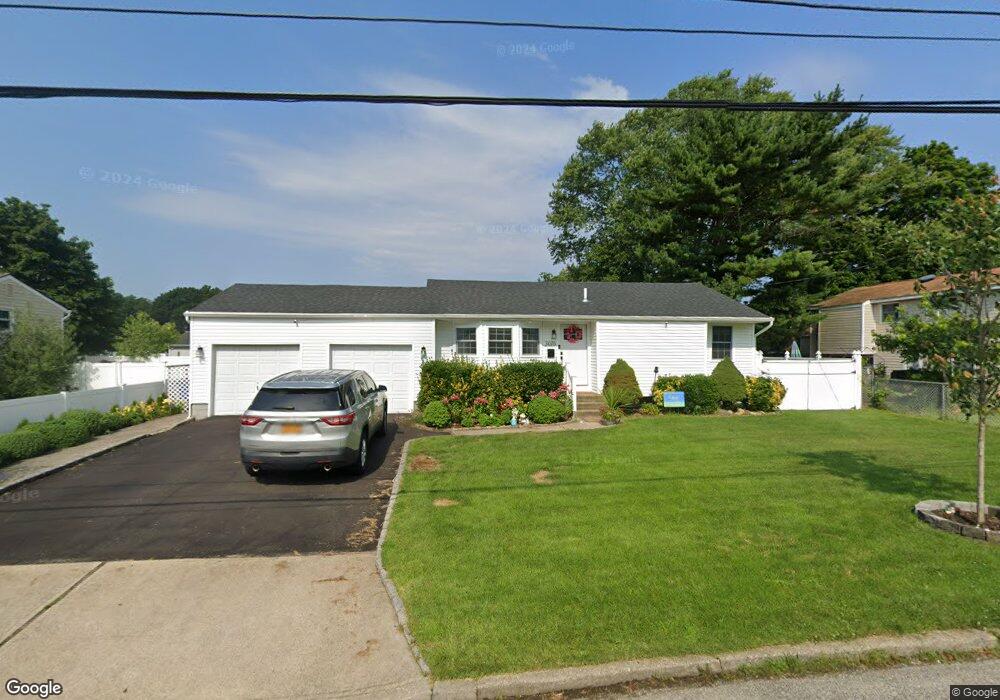 3016 Acorn Ave, Medford, NY 11763 - photo 1