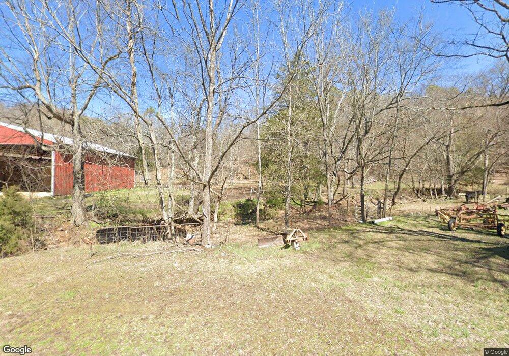 1581 Whiteoak Rd E, Clifton, TN 38425 - photo 1