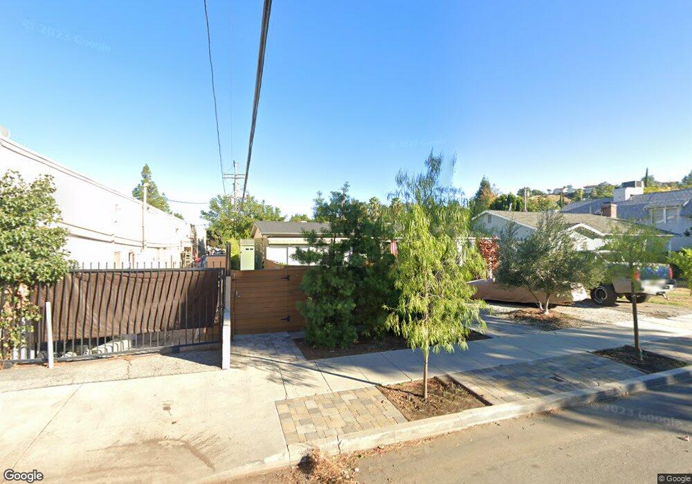 21921 Viscanio Rd, Woodland Hills, CA 91364 - photo 1