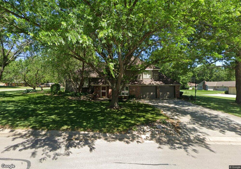 7630 SW Robinhood Ct, Topeka, KS 66614 - photo 1