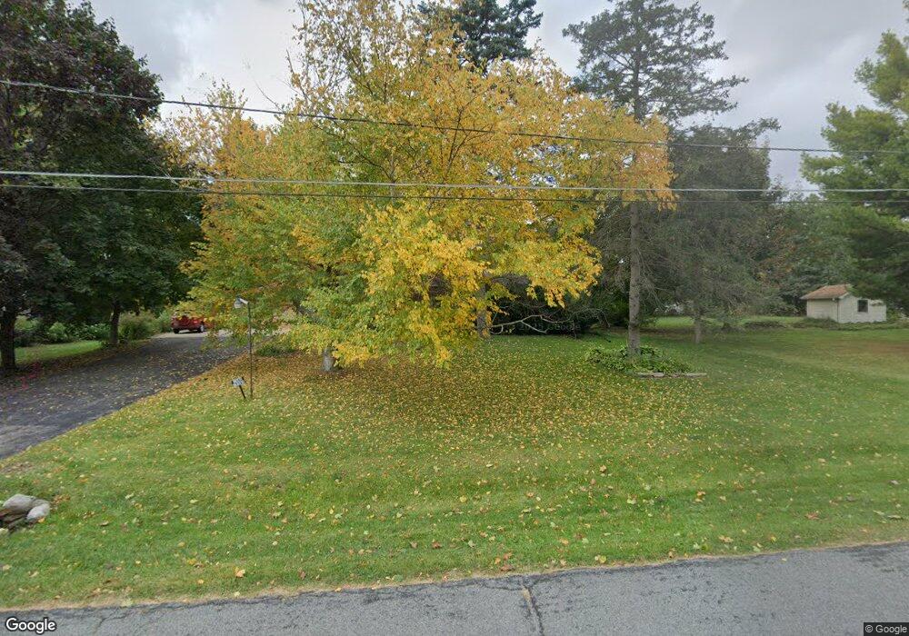 W142N7141 Oakwood Dr, Menomonee Falls, WI 53051 - photo 1