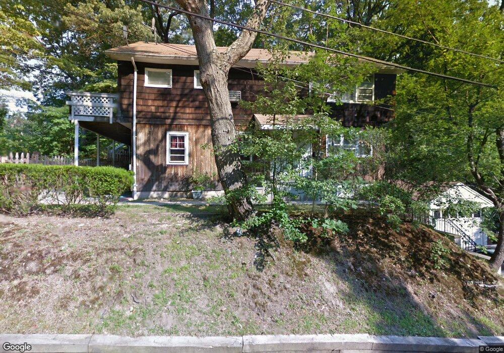 22 Putnam Ave unit 1st fl, Glen Cove, NY 11542 - photo 1