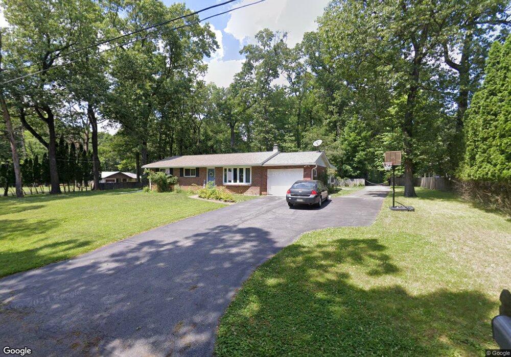 527 Mountain Top Ln, Allentown, PA 18103 - photo 1