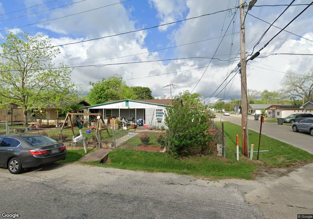 1200 Avenue E, Bay City, TX 77414 - photo 1