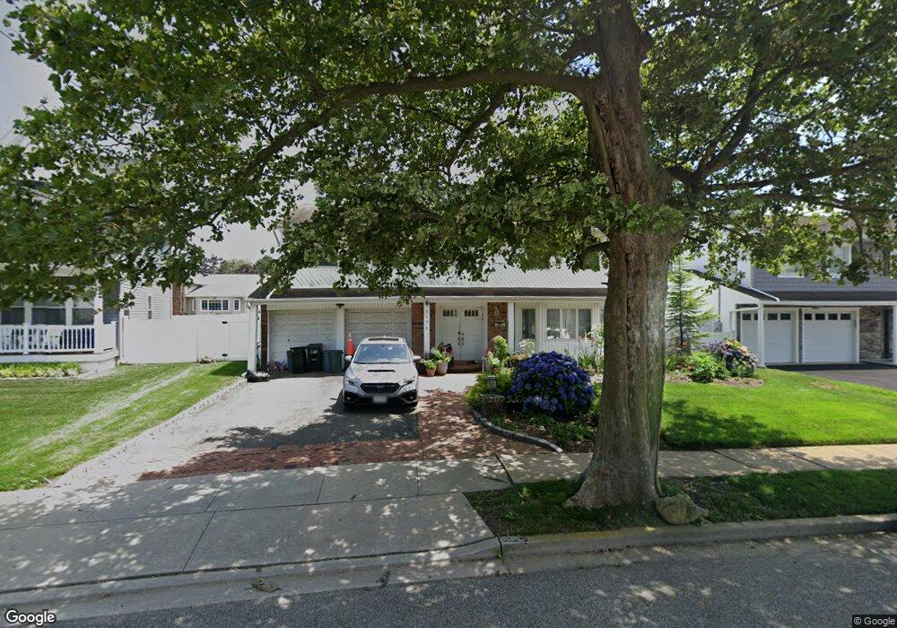 3171 Wynsum Ave, Merrick, NY 11566 - photo 1