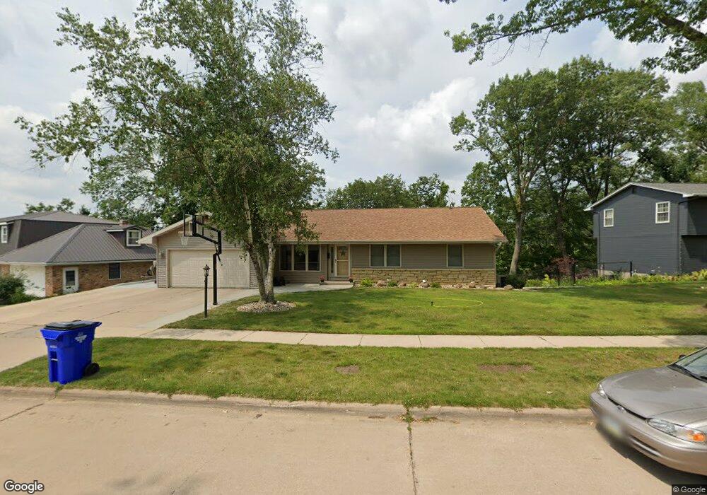 3011 Alleghany Dr NE, Cedar Rapids, IA 52402 - photo 1