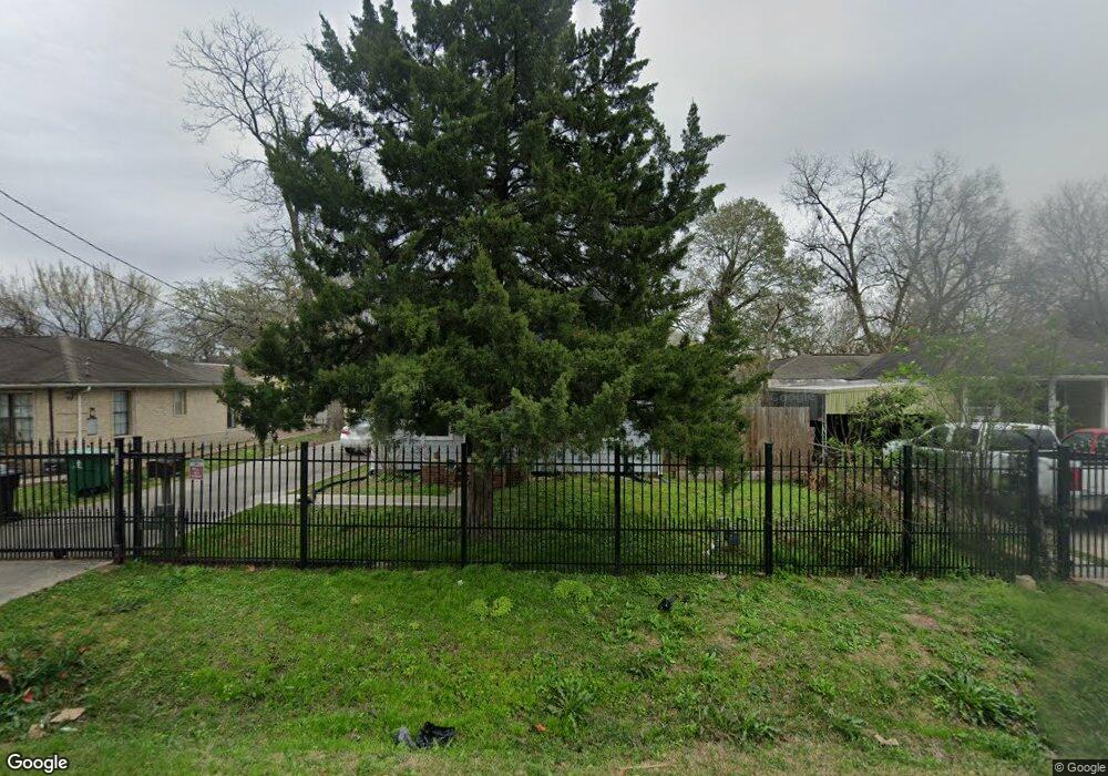 8204 Melrose St, Houston, TX 77022 - photo 1