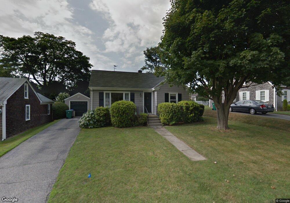 39 Nicholson Crescent, Middletown, RI 02842 - photo 1