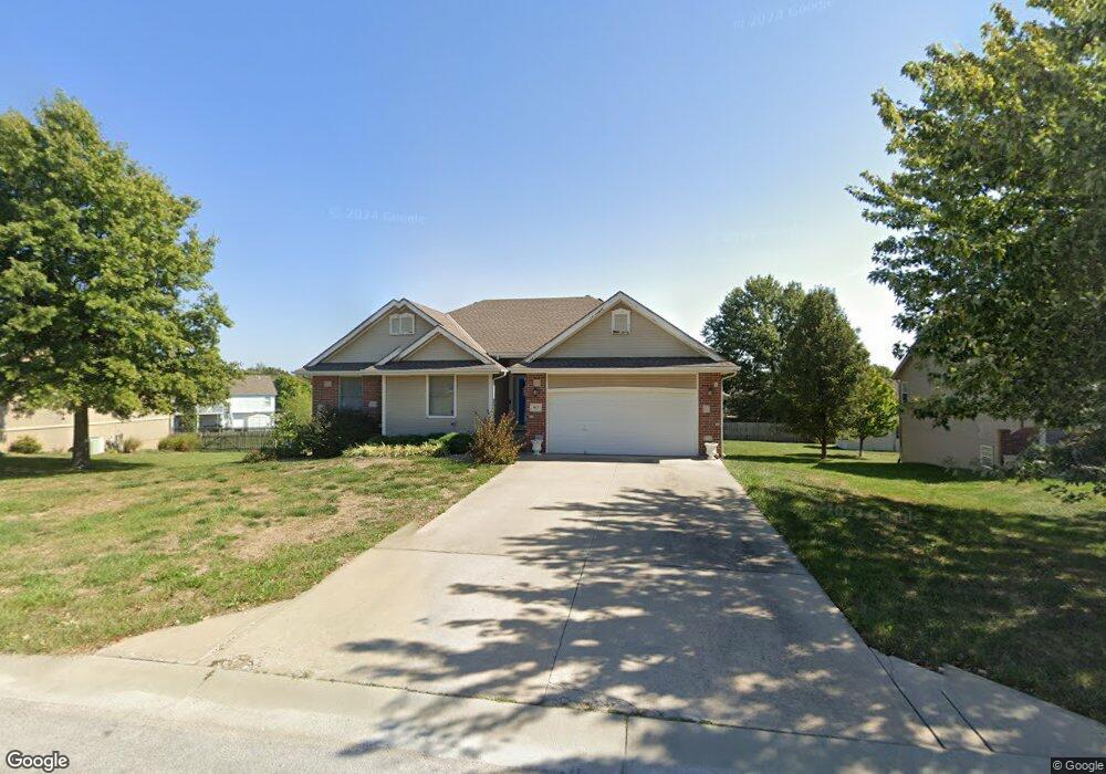 415 N Franklin St, Raymore, MO 64083 - photo 1