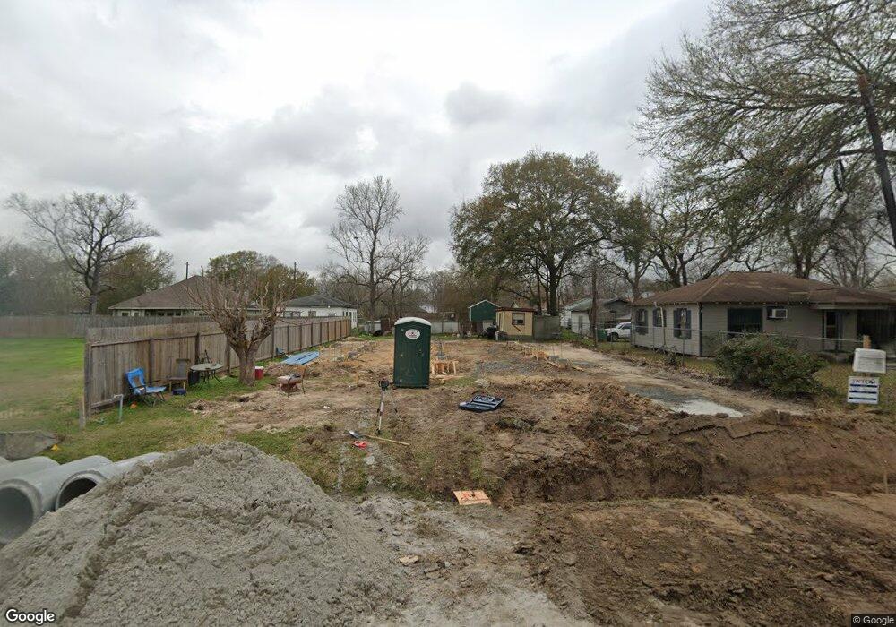 1028 South Ln, Houston, TX 77088 - photo 1